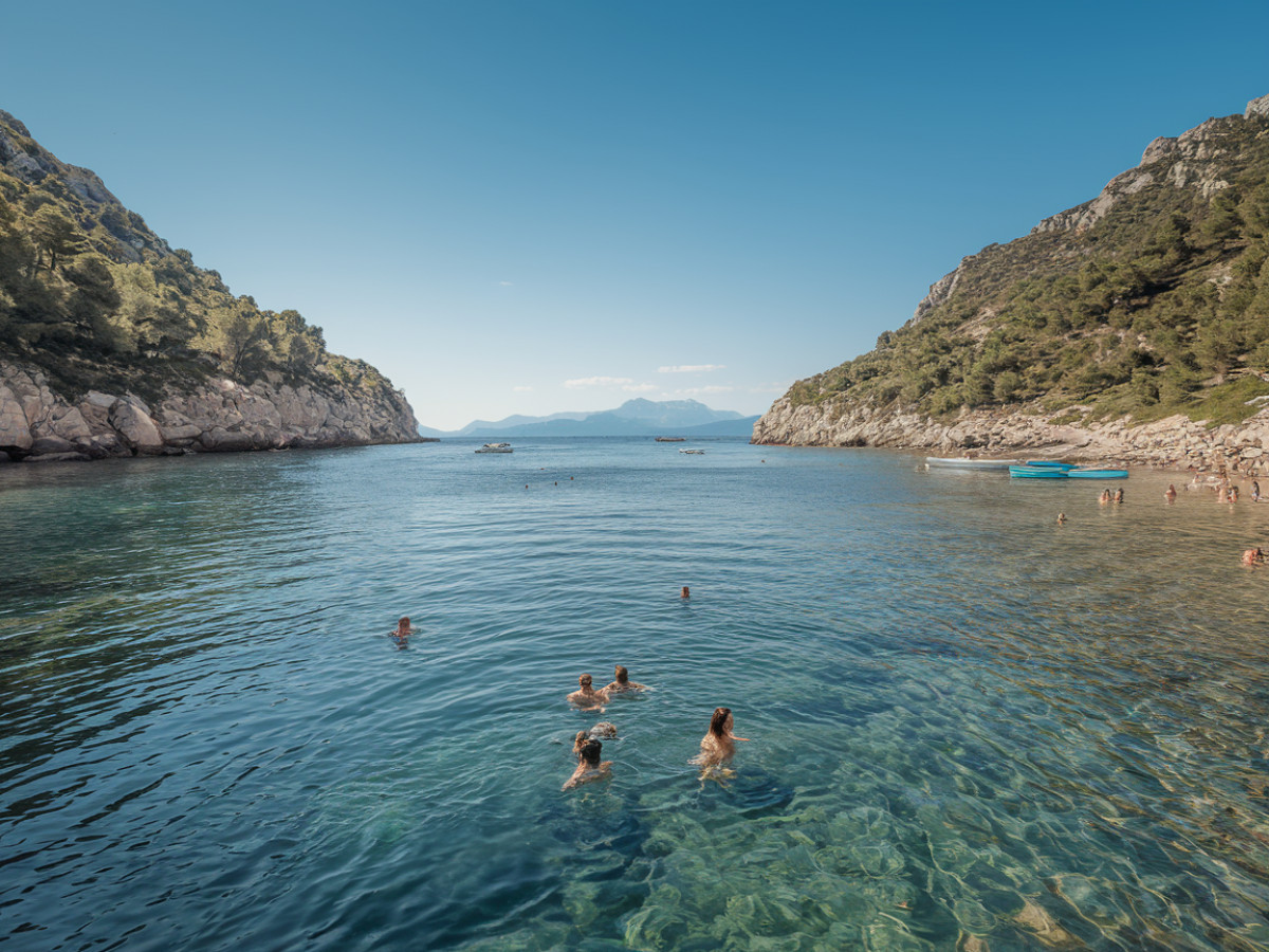 La baignade entre deux continents